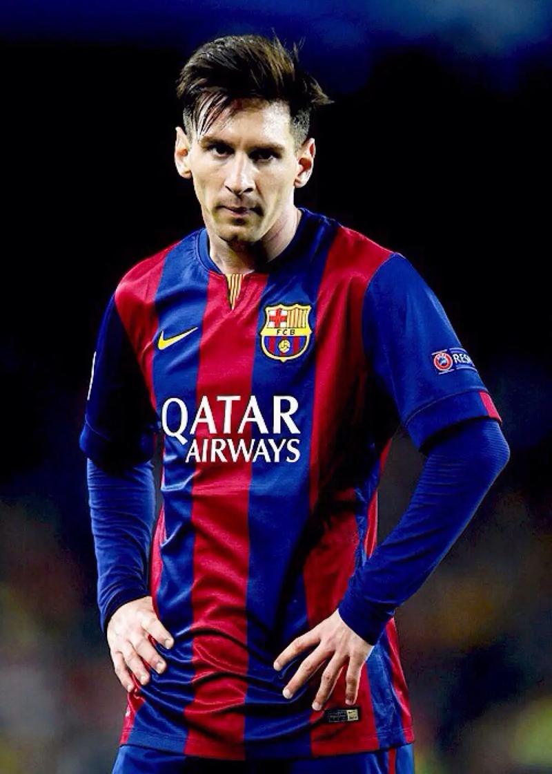 孔帕尼：穆西亚拉何时复出？能回到训练中本身就是积极的信号（孔帕尼谈穆西亚拉复出：时间未定，重返训练已是积极信号）