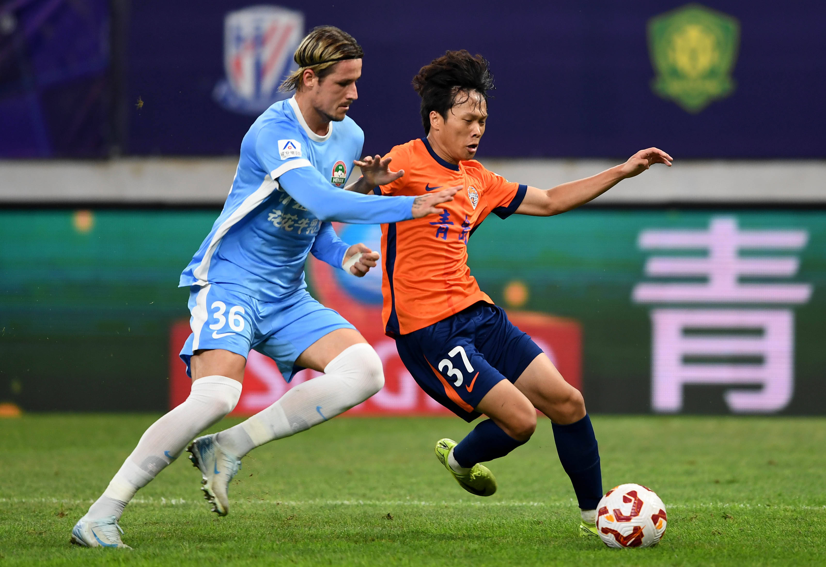 天空体育：贝洛蒂已返回卡利亚里继续治疗，预计明年春天复出