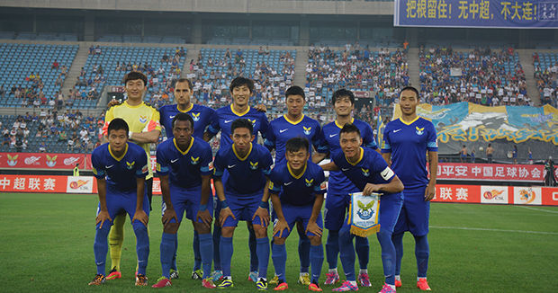 大哥你在干嘛？米兰德比补时阶段，巴斯托尼掏裆奇克