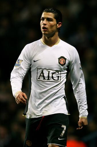 官方：阿贾克斯与18岁后防小将亚伦·鲍曼续约至2030年（阿贾克斯官宣：18岁后防新秀亚伦·鲍曼续约至2030年）